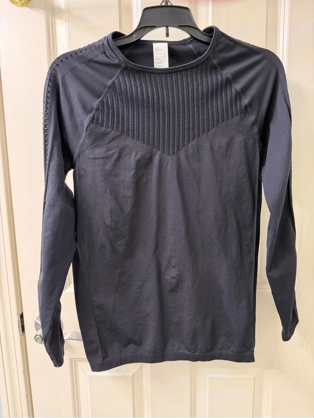Fabletics top - Picture 1 of 4